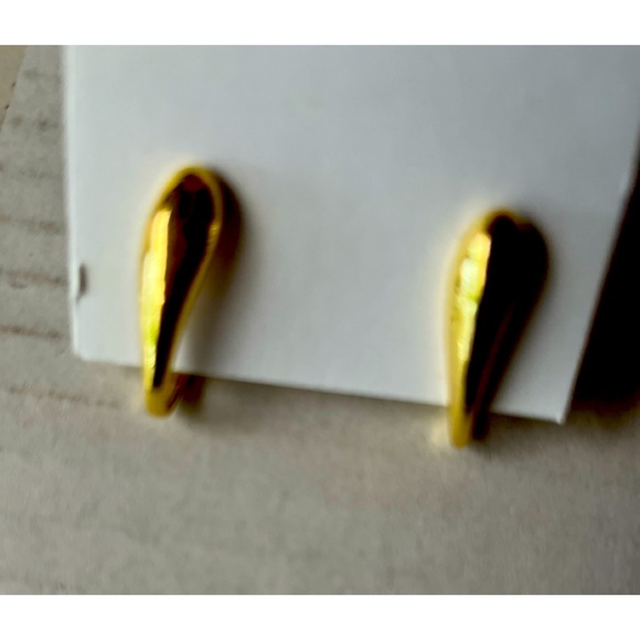 New Jimmy Key designed small earrings . - Picture 2 of 5